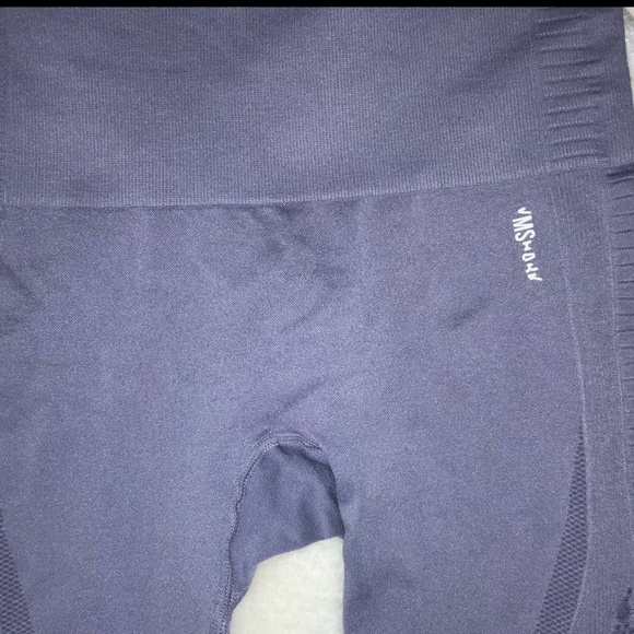 NOT 4 SALE POSH WONT LET ME DELETE LISTING - Picture 2 of 6